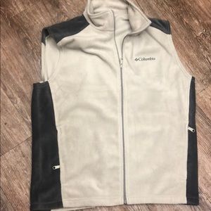 Fleece Columbia vest. Size L